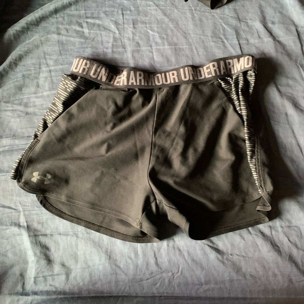 Under Armour Black Athletic Shorts Lightweight Elastic Waist